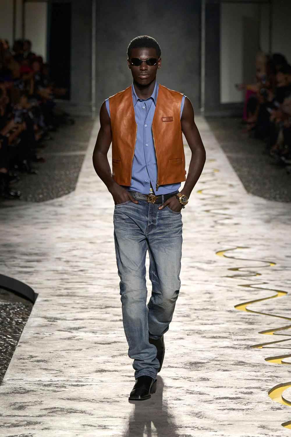 베르사체 - Look 23