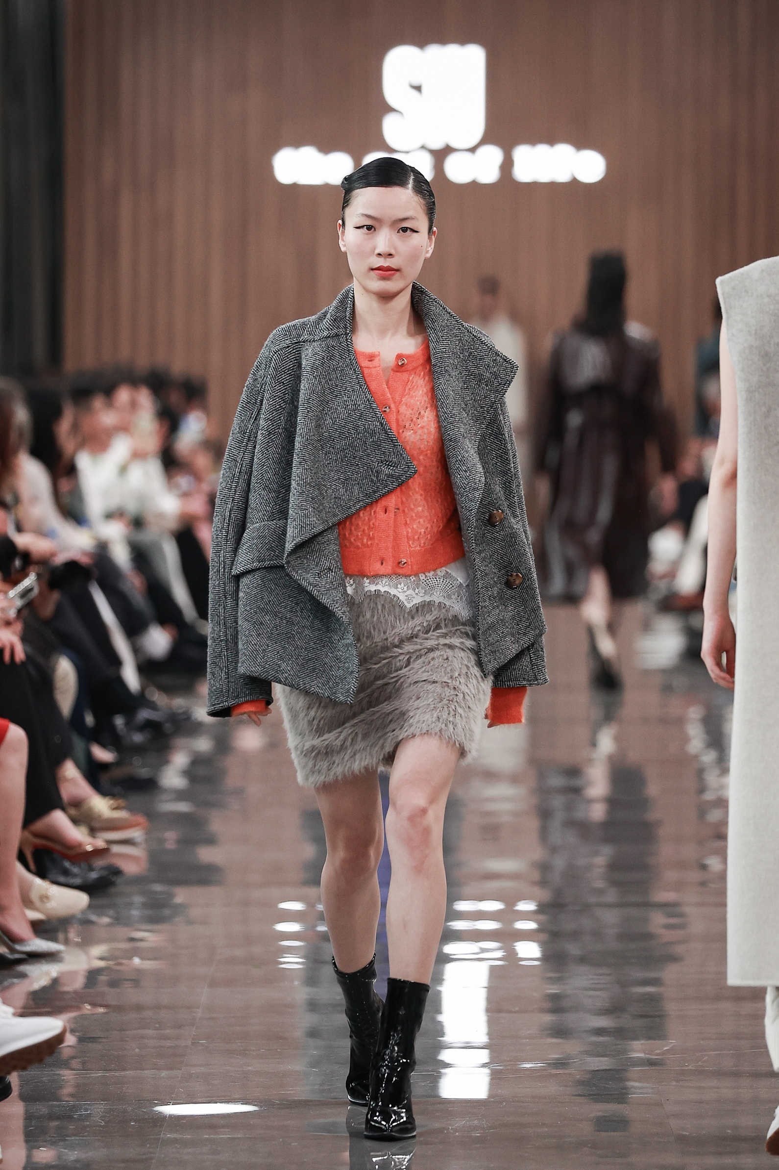 이노플러스+ - Look 17