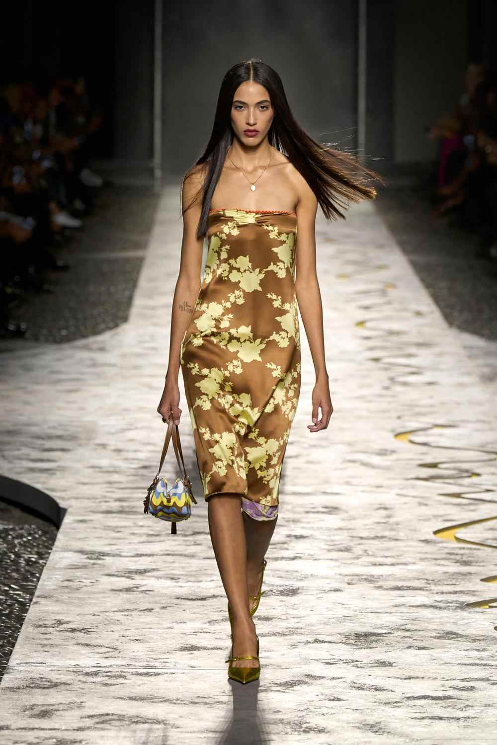 베르사체 - Look 6