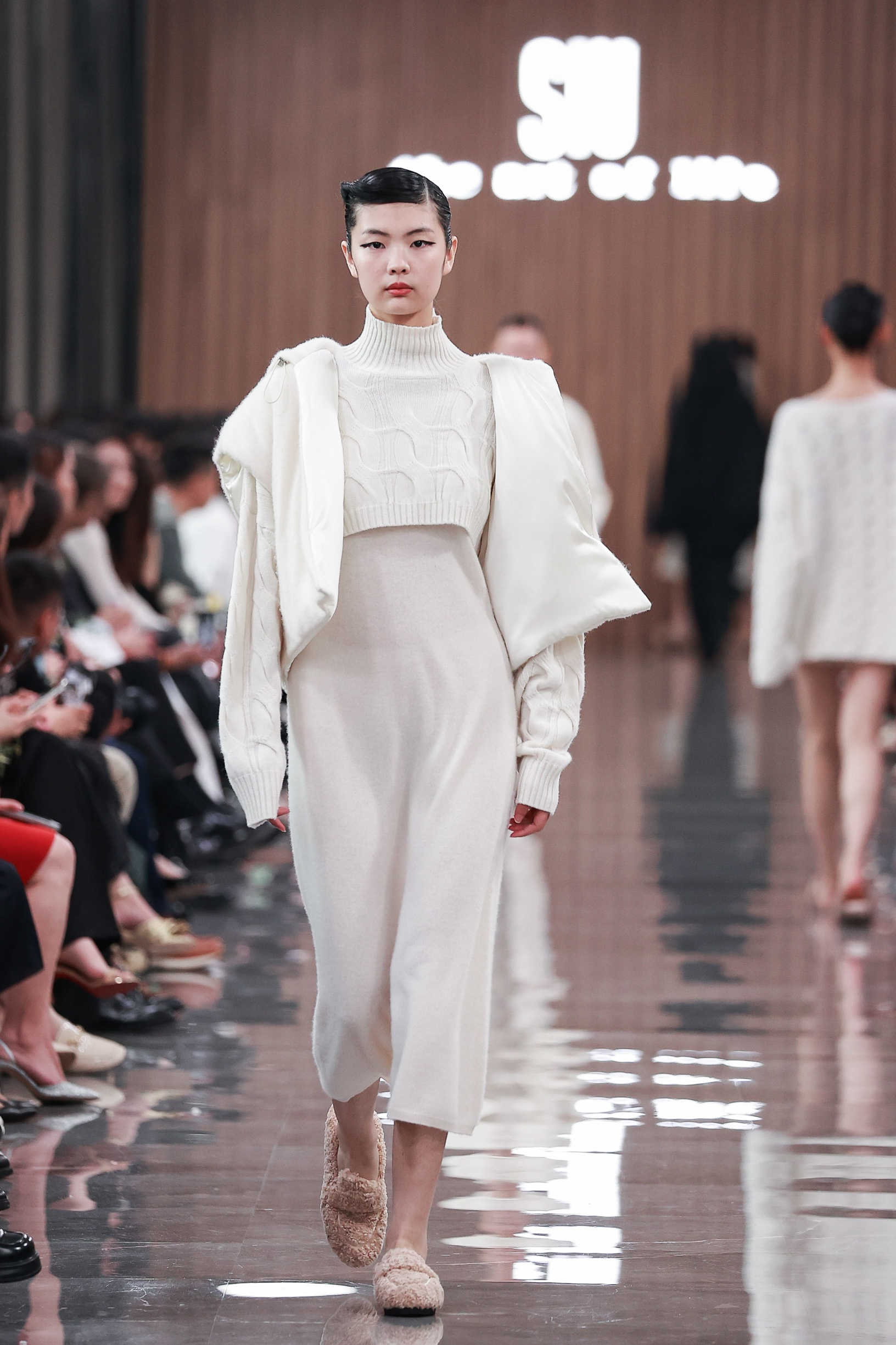 이노플러스+ - Look 3