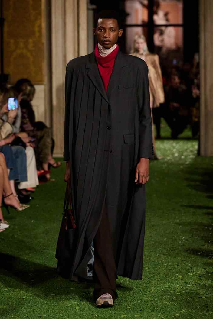 فالنتينو - Look 25