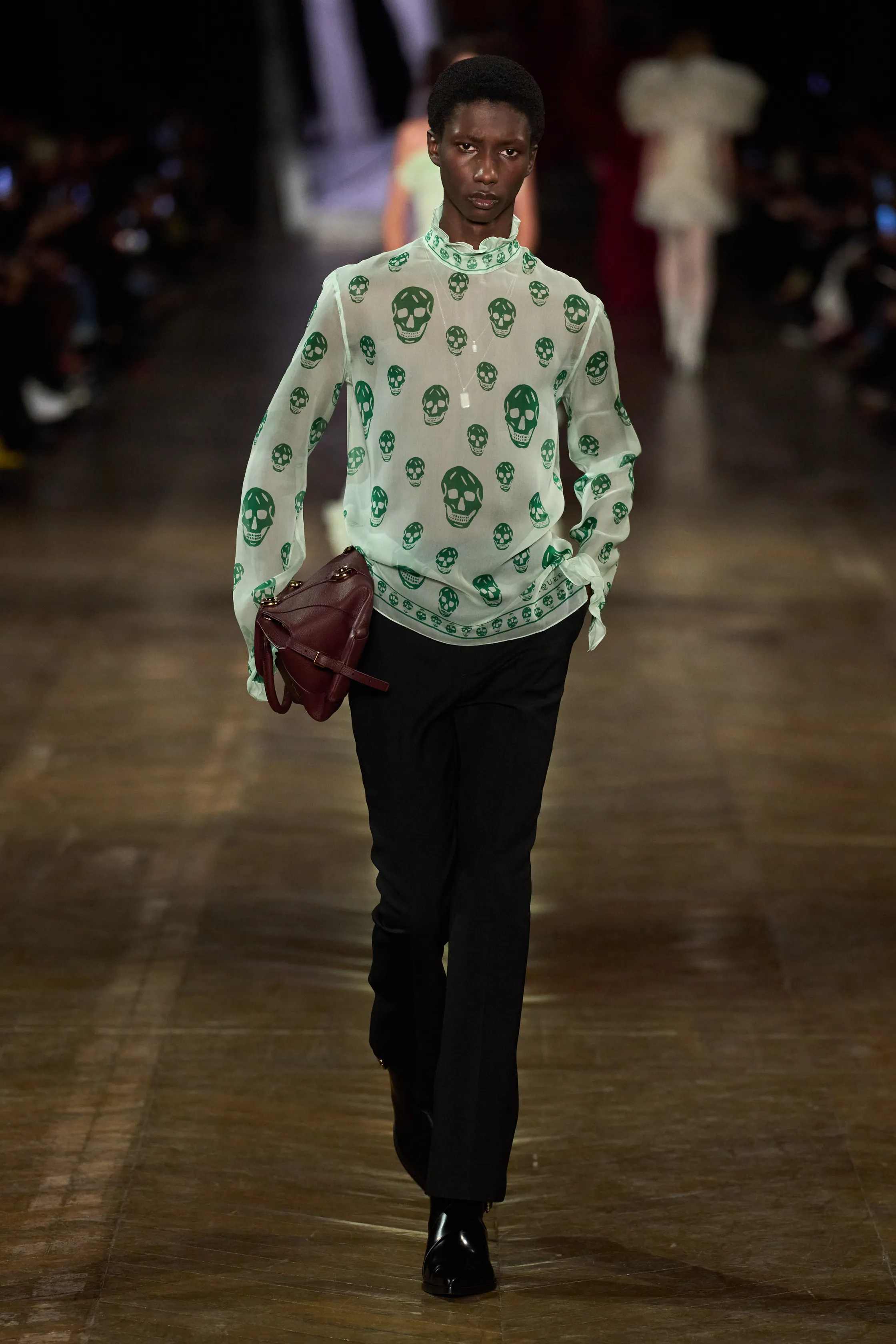 Alexander McQueen - Look 18