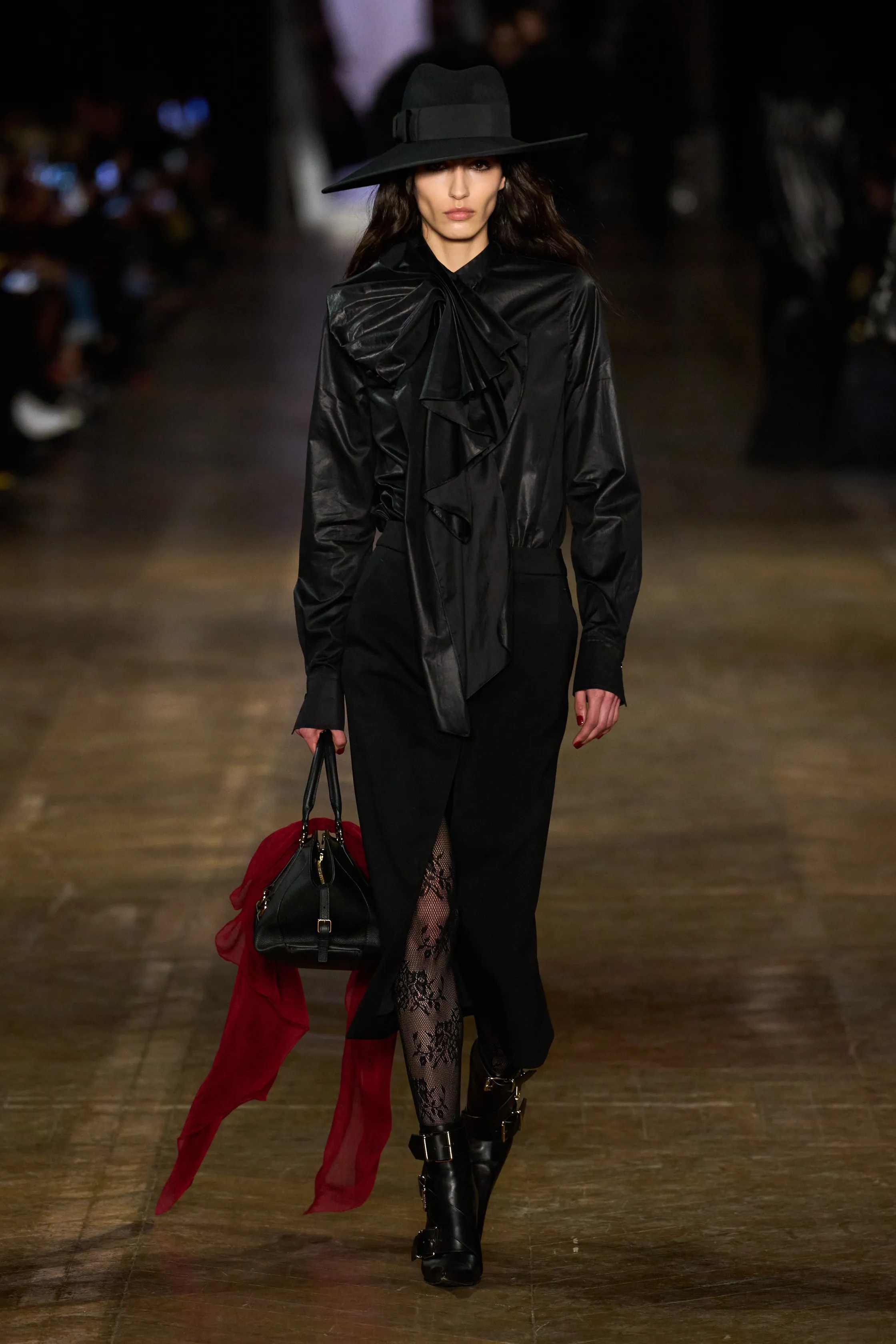 Alexander McQueen - Look 10