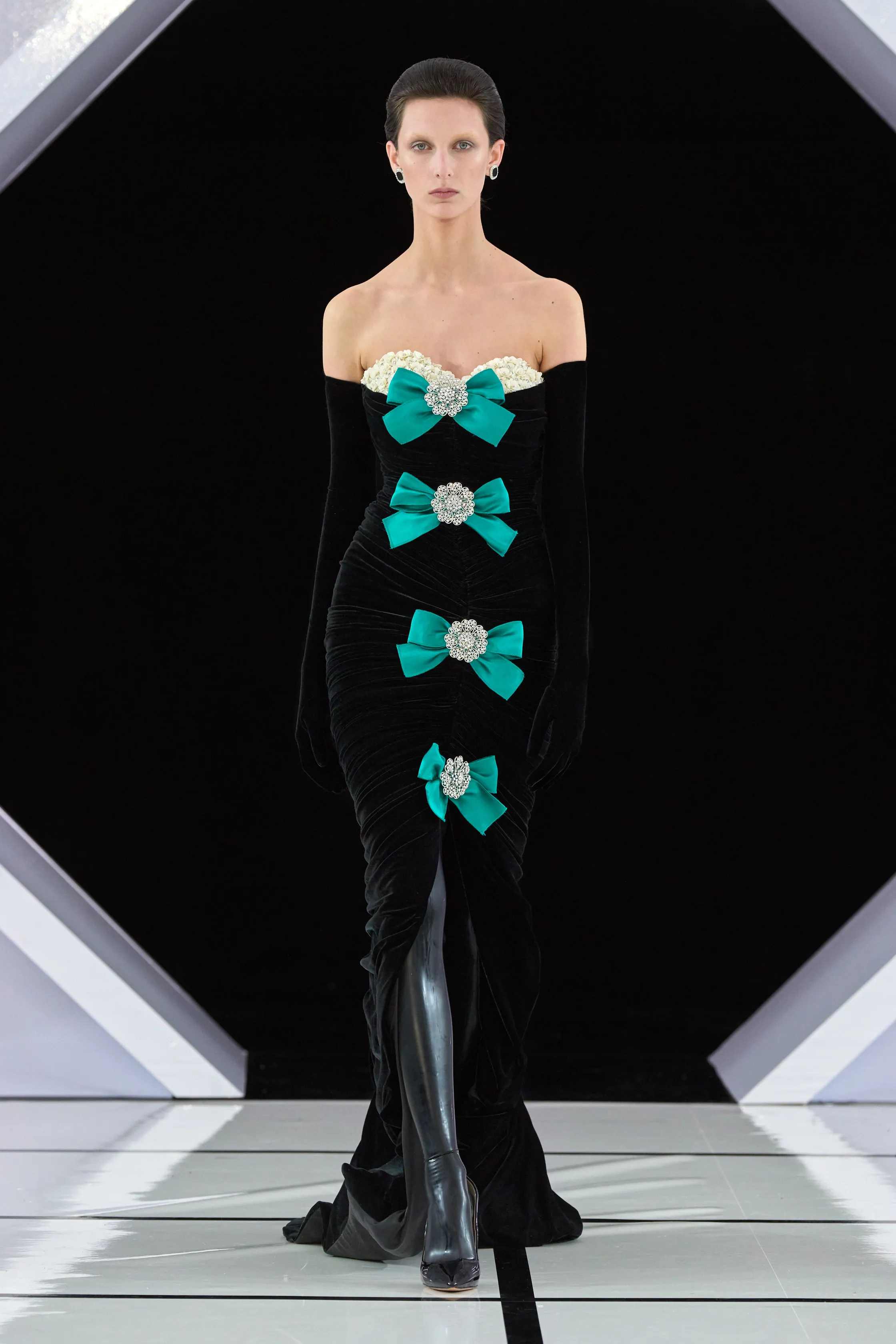 ريتشارد كوين - Look 33