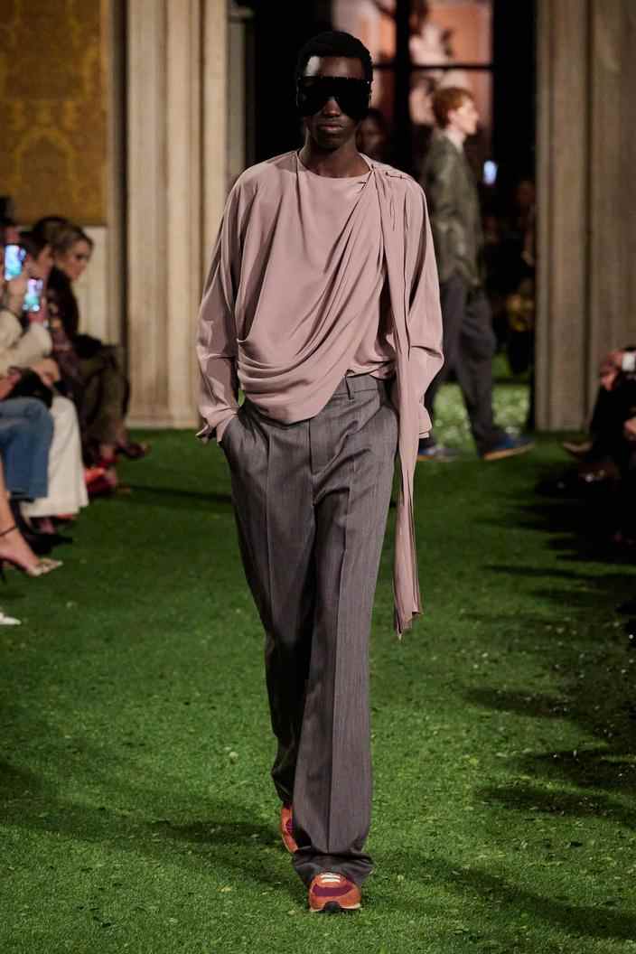 فالنتينو - Look 15