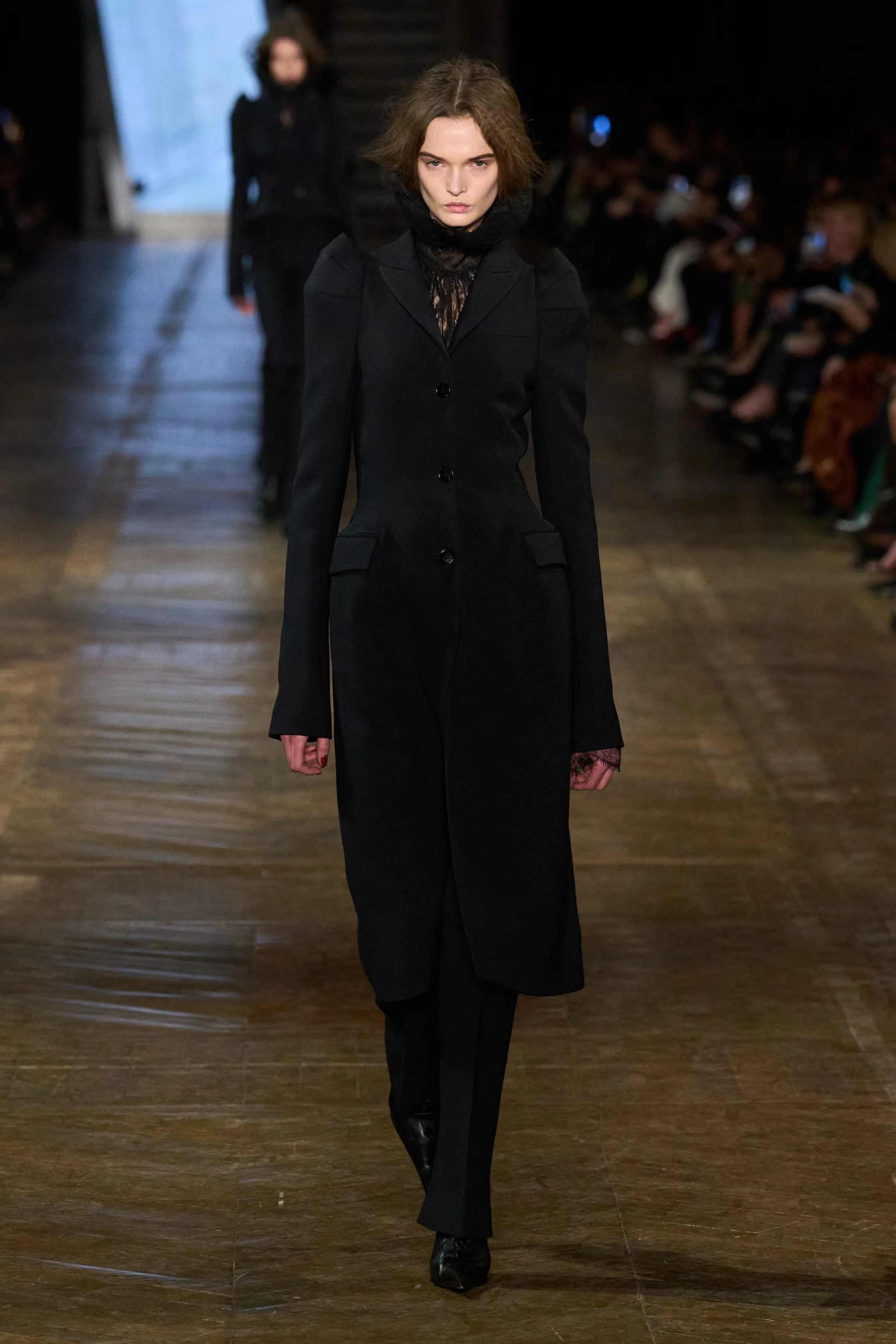 Alexander McQueen - Look 1