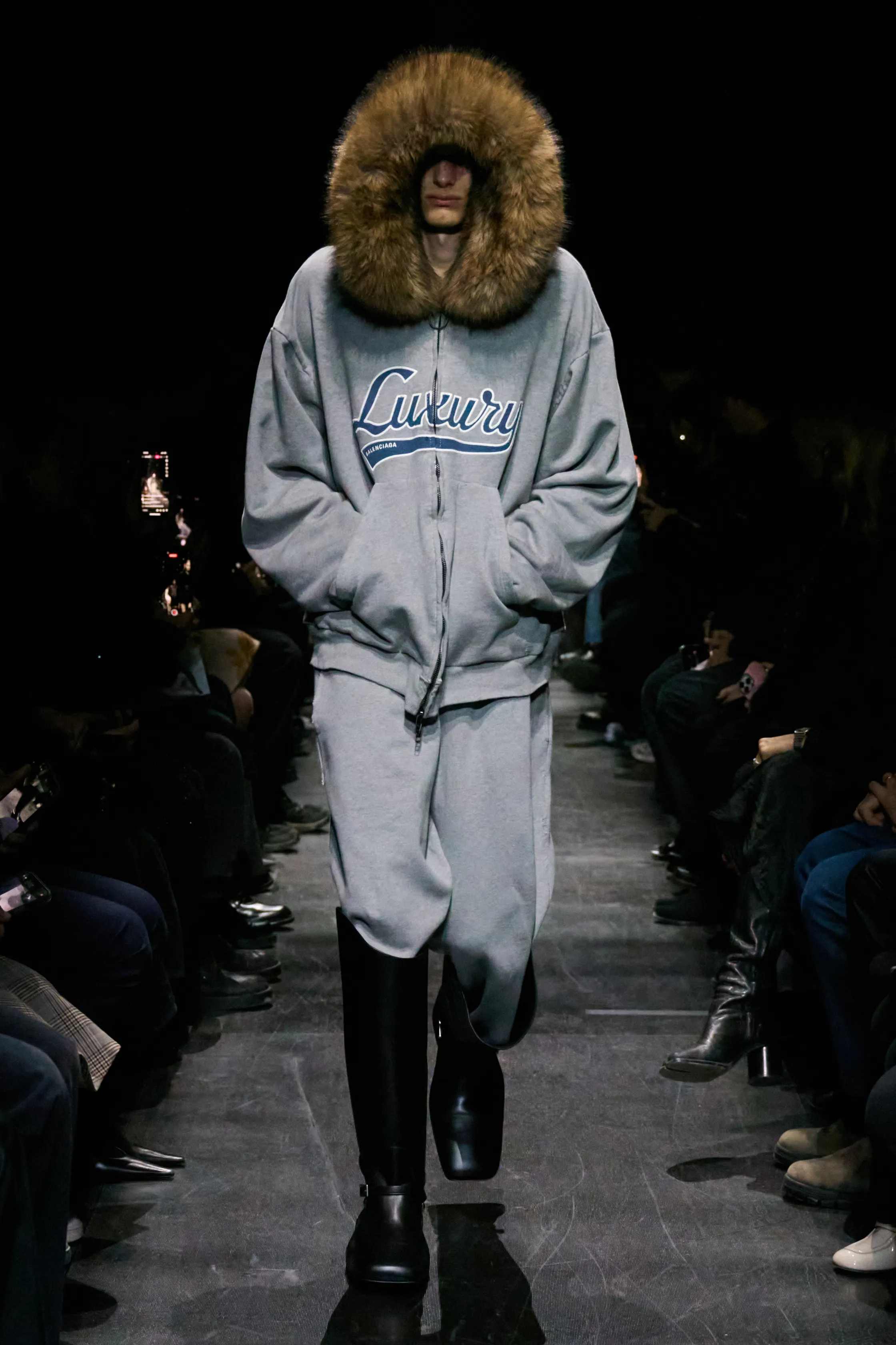 발렌시아가 - Look 40