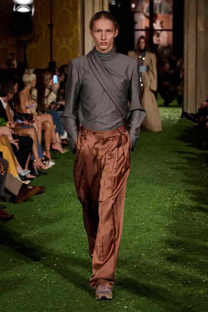 فالنتينو - Look 28