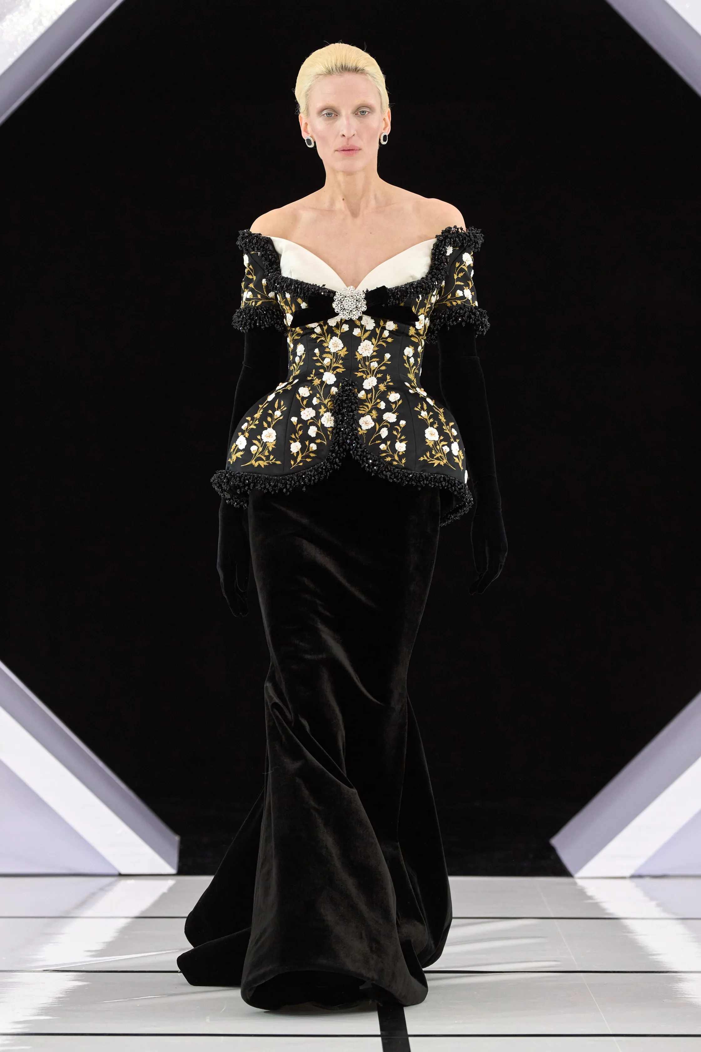 ريتشارد كوين - Look 1