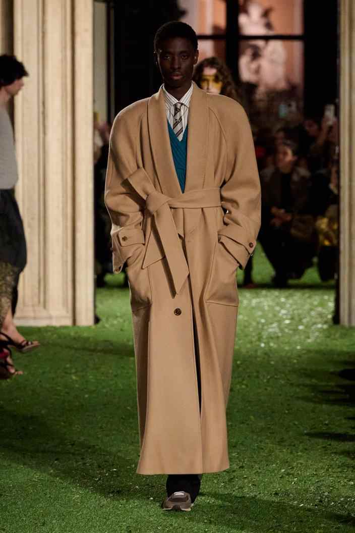 فالنتينو - Look 12