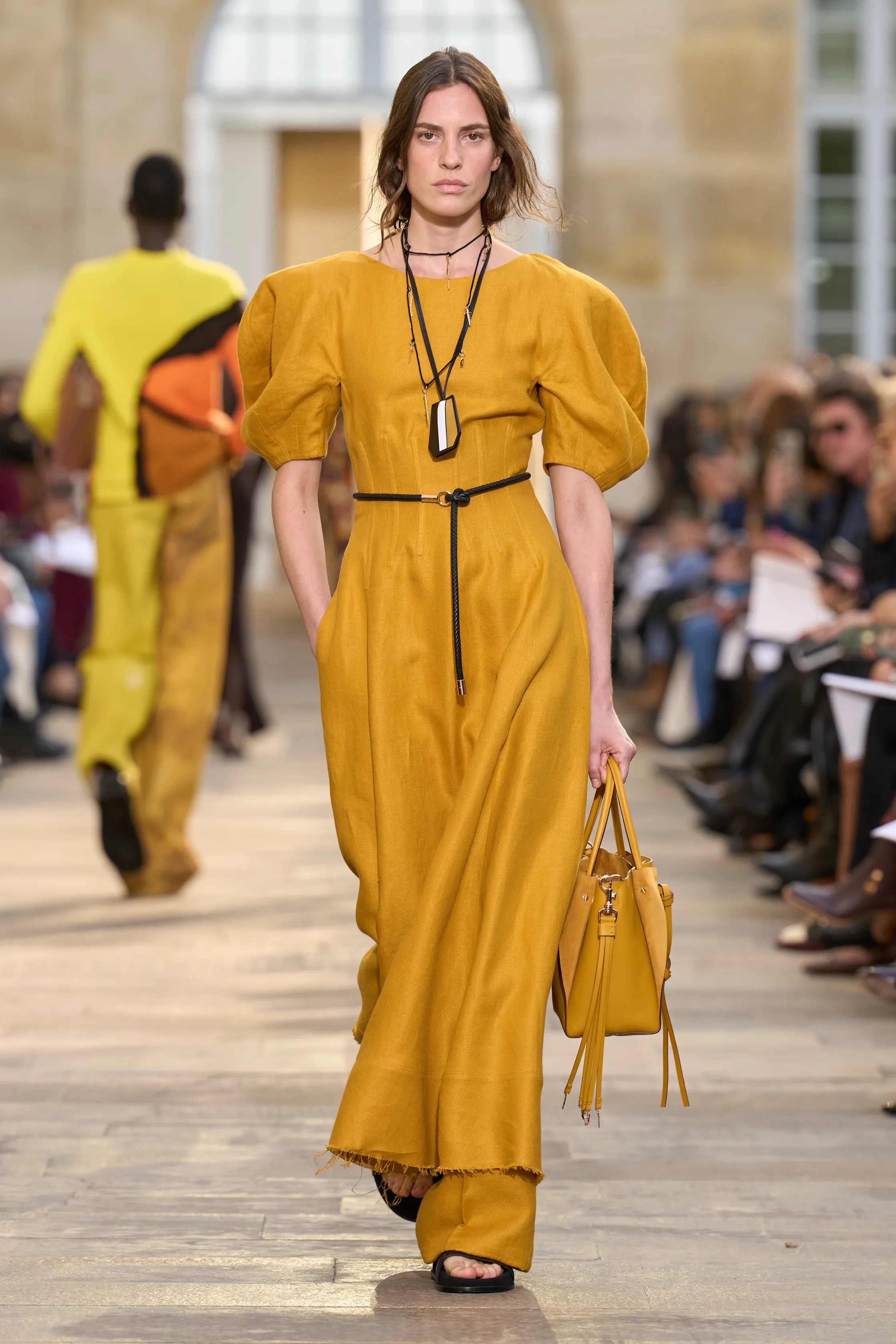 غابرييلا هيرست - Look 24