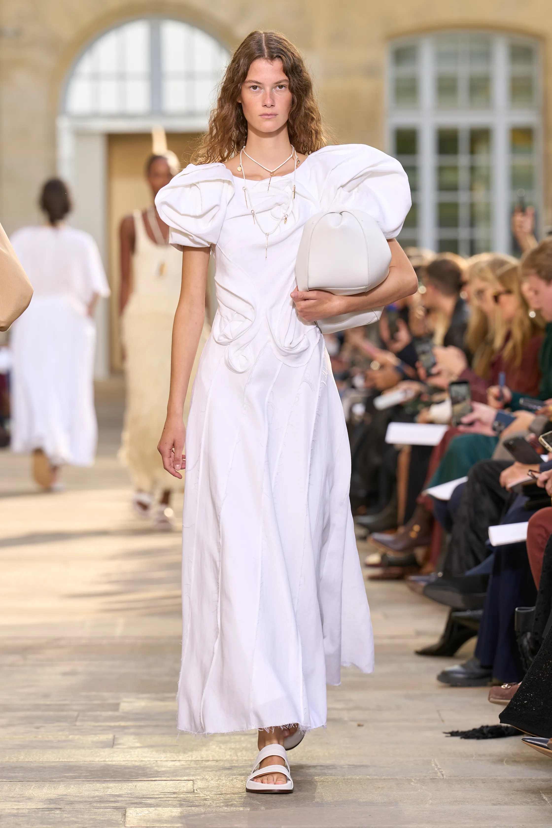 غابرييلا هيرست - Look 8