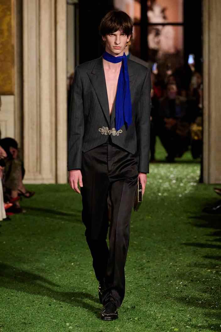 فالنتينو - Look 23