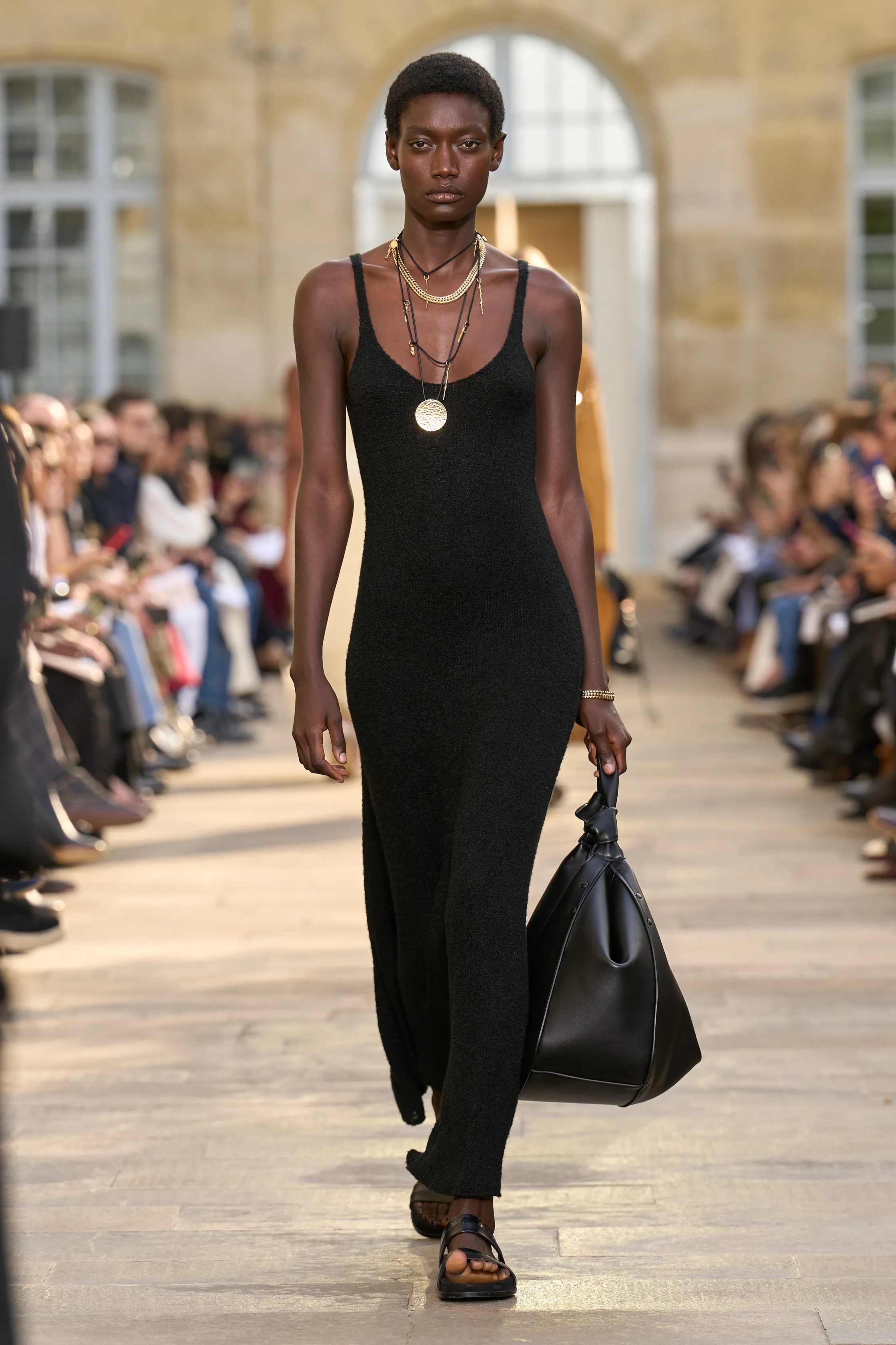 غابرييلا هيرست - Look 10