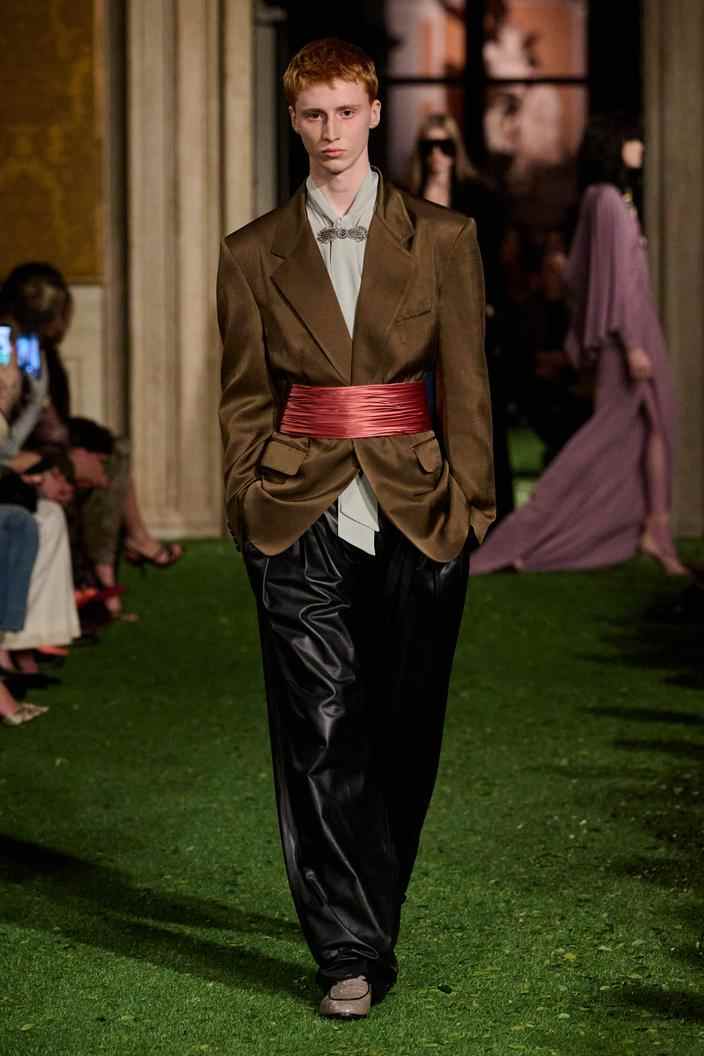 فالنتينو - Look 24