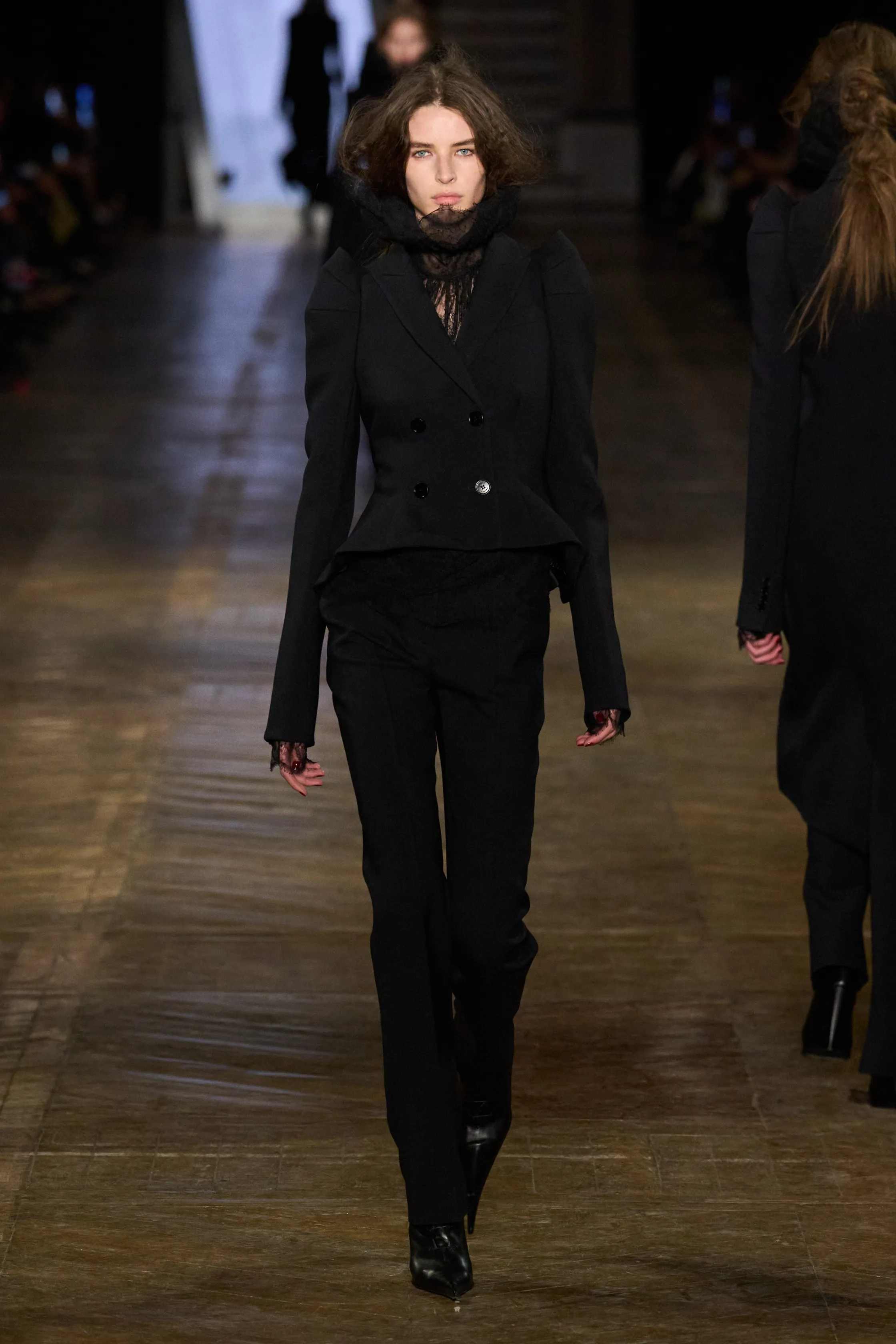 Alexander McQueen - Look 2