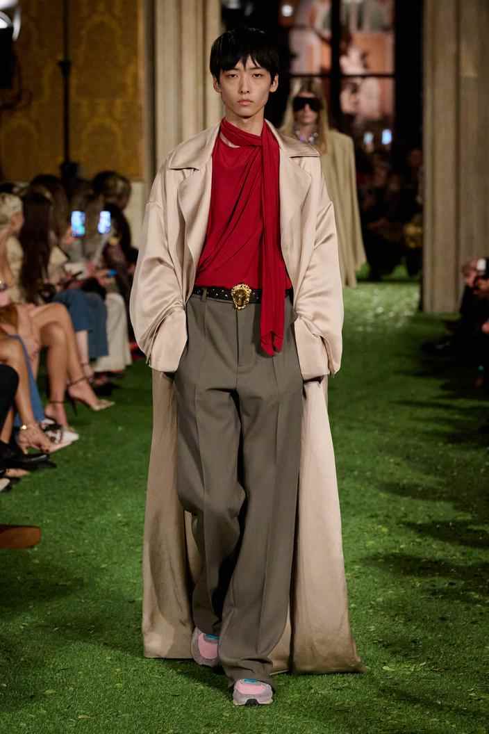 فالنتينو - Look 5
