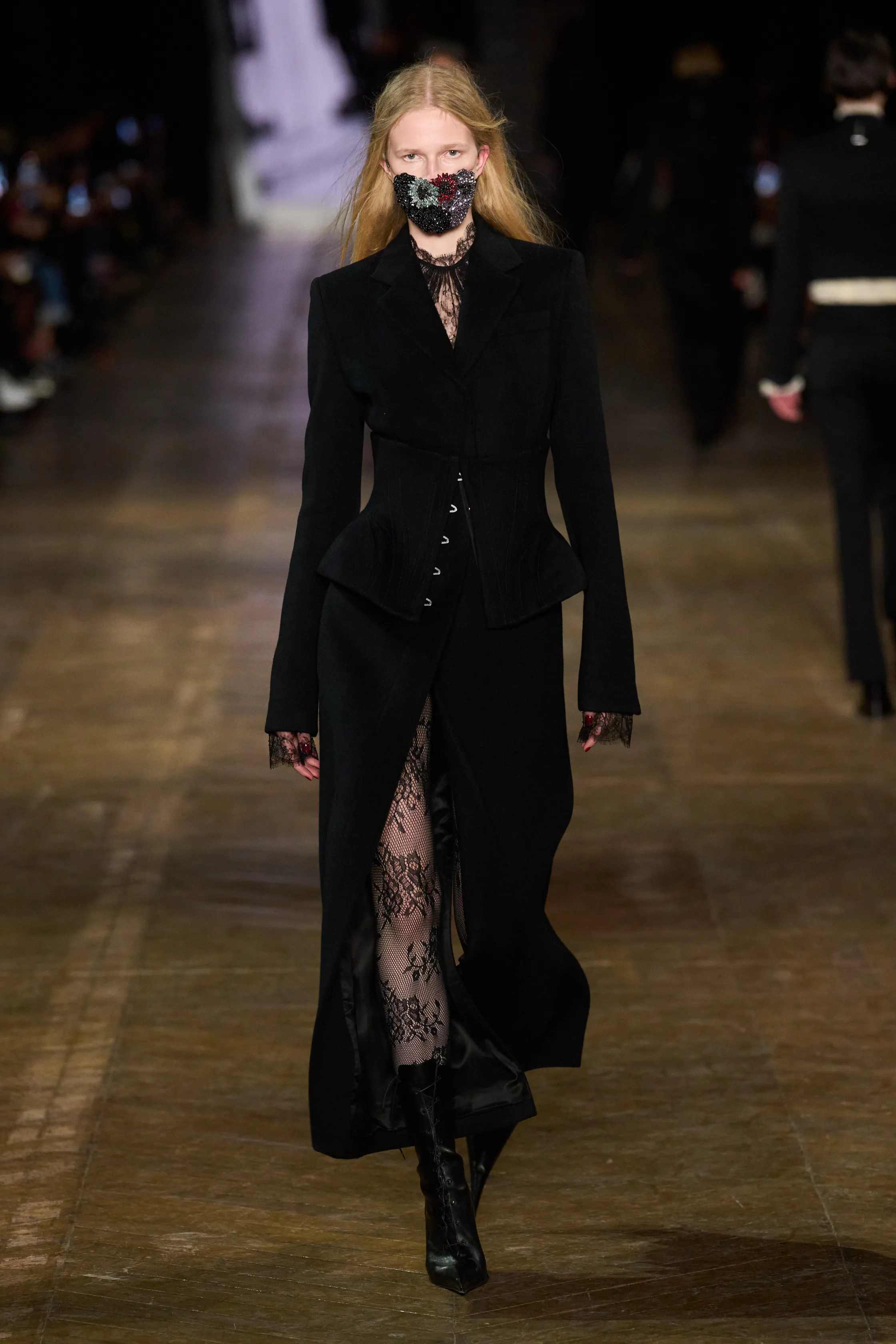Alexander McQueen - Look 5