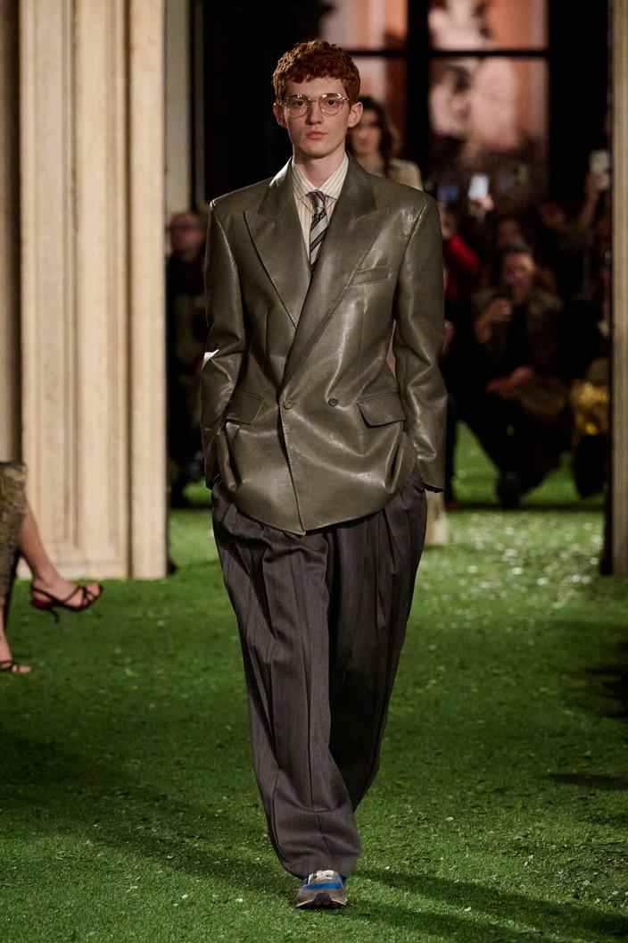 فالنتينو - Look 17