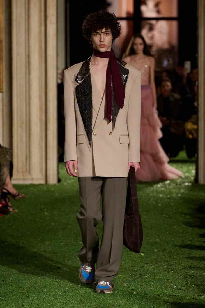 فالنتينو - Look 6