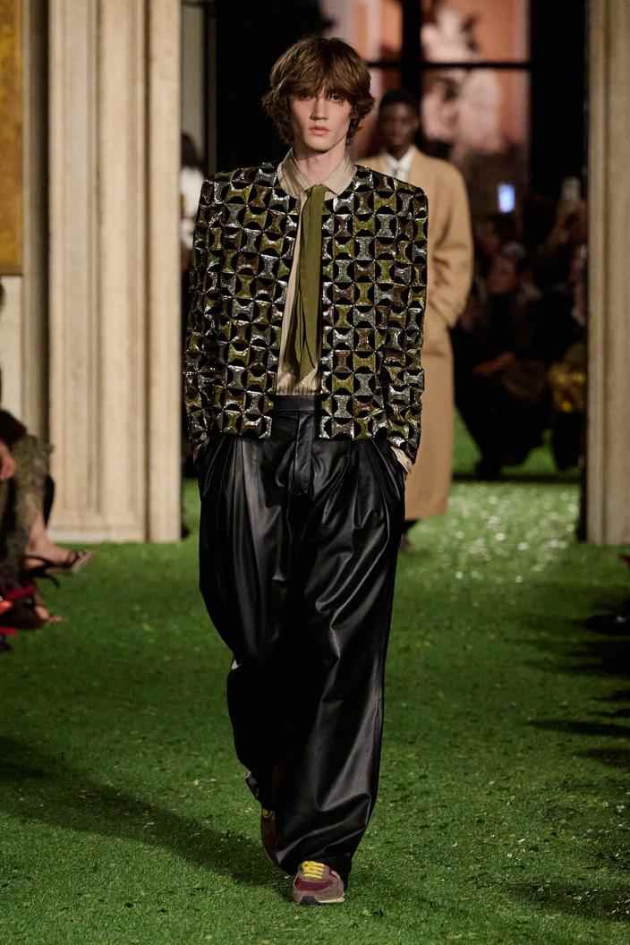 فالنتينو - Look 8