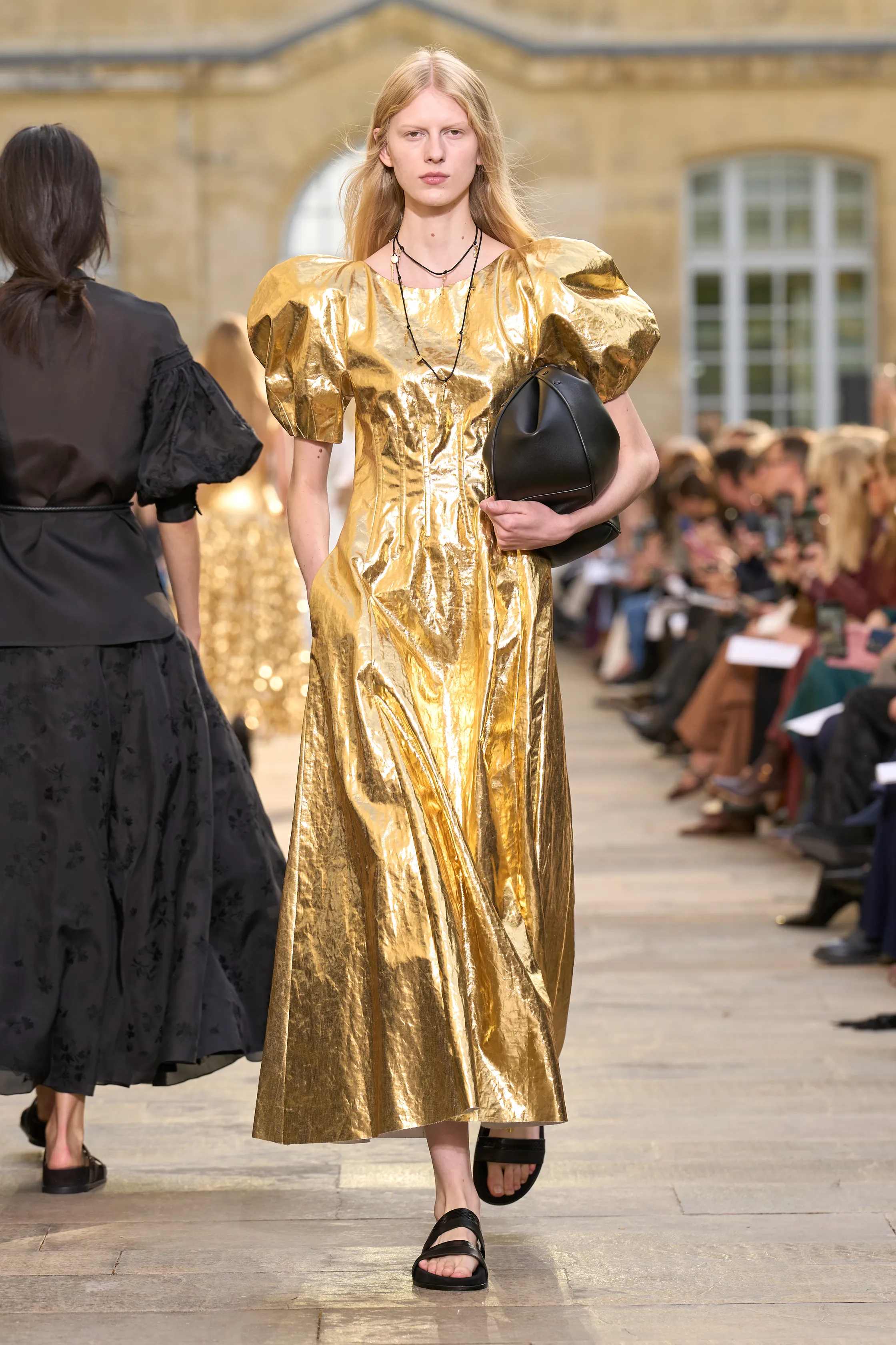 غابرييلا هيرست - Look 5