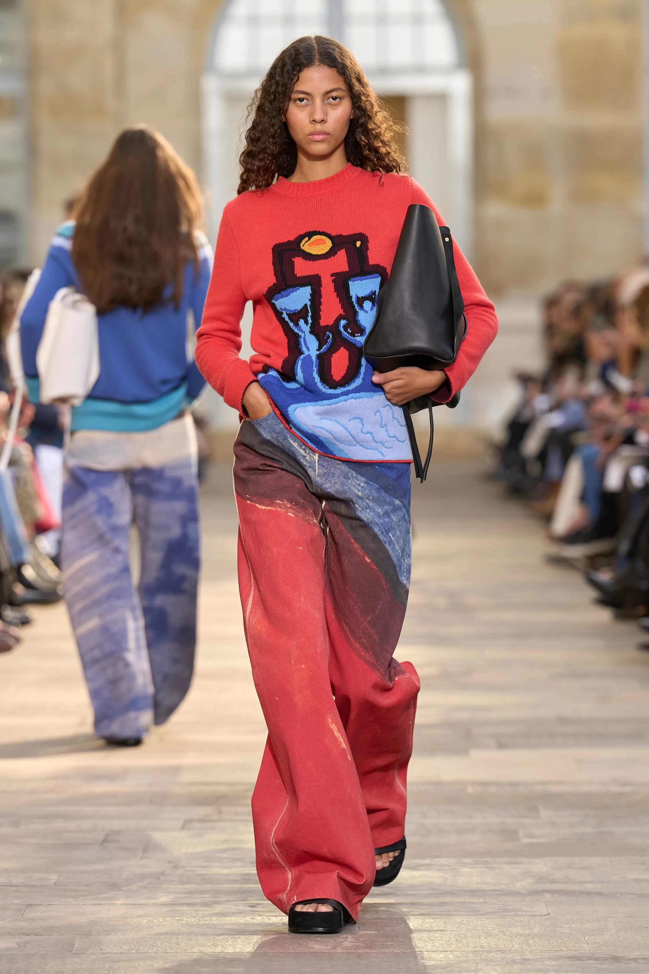 غابرييلا هيرست - Look 23